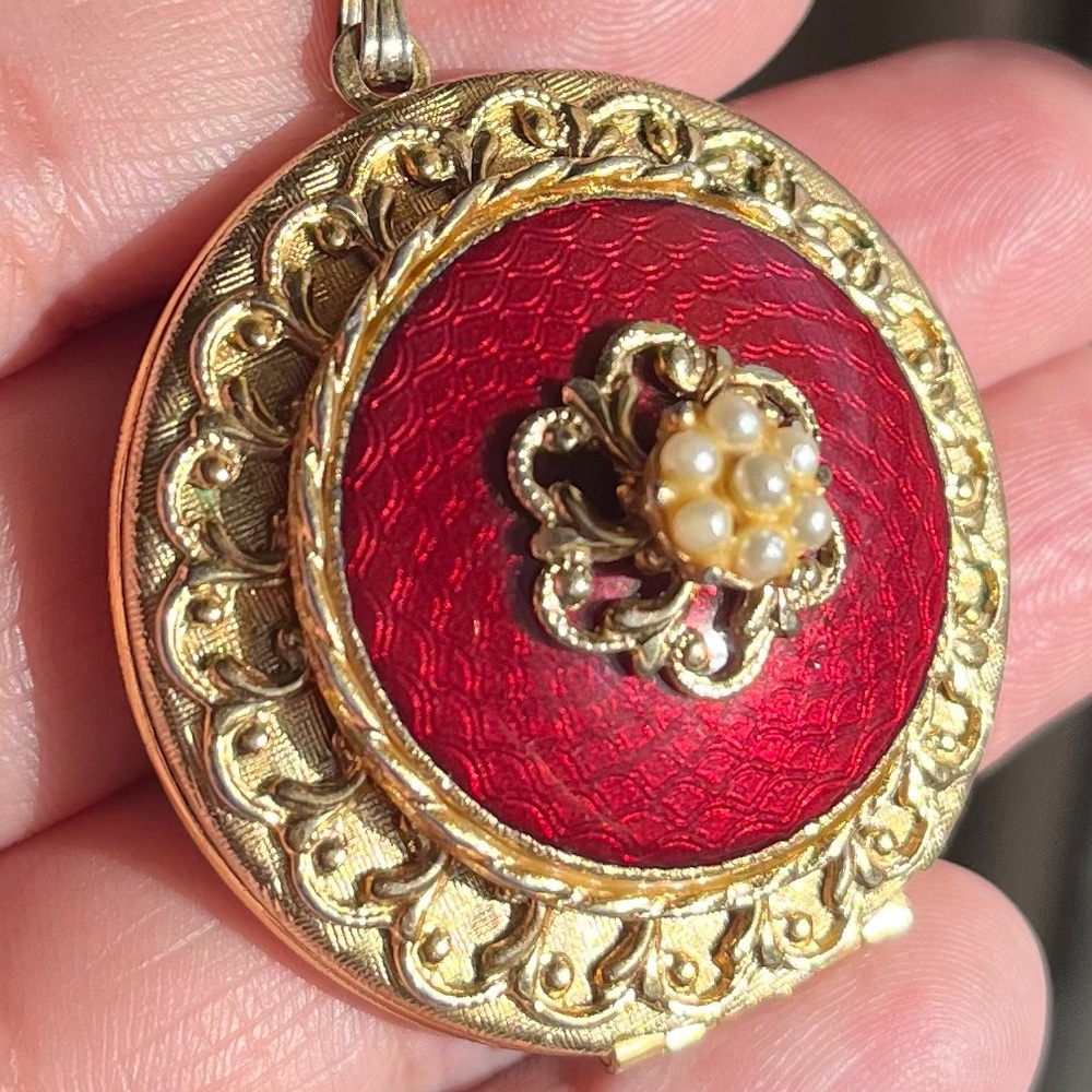 Vintage Guilloche Locket Necklace Gold Tone Red Enamel and Pearl Detail - Picture 10 of 15